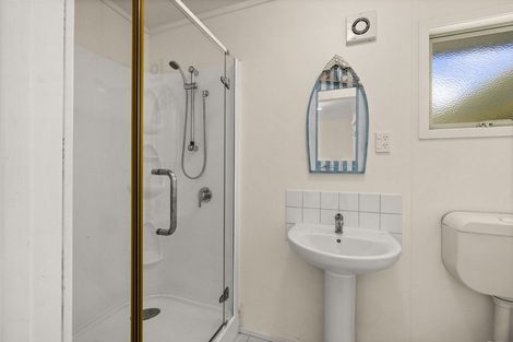 Photo of property in 105 Yorke Road, Haruru, 0204