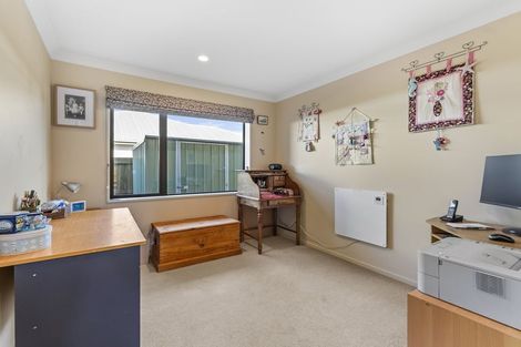 Photo of property in 20 Pohutukawa Crescent, Parklands, Christchurch, 8083