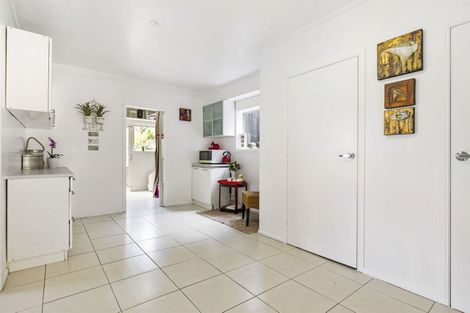 Photo of property in 1/11 Charles Dickens Drive, Mellons Bay, Auckland, 2014