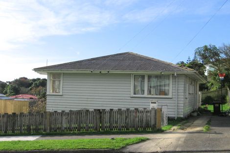 Photo of property in 64 Cardiff Crescent, Cannons Creek, Porirua, 5024