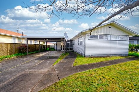 Photo of property in 92 Edgewater Drive, Pakuranga, Auckland, 2010