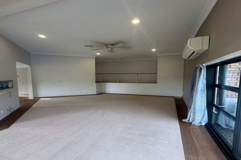 Photo of property in 5 Pigeonwood Lane, Albany, Auckland, 0632
