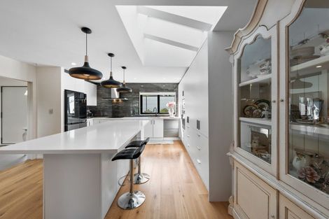 Photo of property in 7 Hartles Place, Mellons Bay, Auckland, 2014