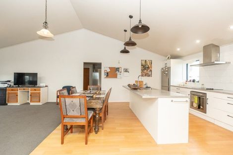 Photo of property in 802 Tuhikaramea Road, Ngahinapouri, Hamilton, 3290