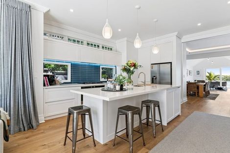 Photo of property in 21 Norwood Road, Bayswater, Auckland, 0622