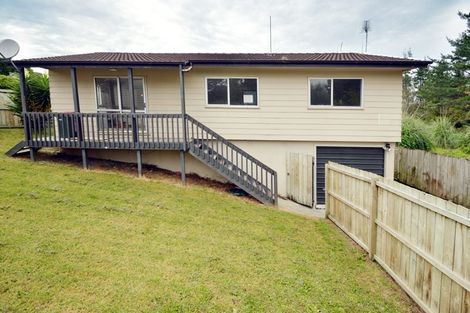 Photo of property in 64 Peverill Crescent, Papatoetoe, Auckland, 2025