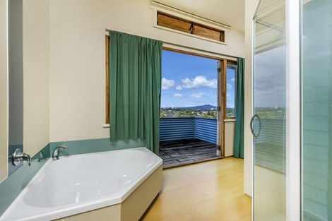 Photo of property in 39a Forrest Hill Road, Milford, Auckland, 0620