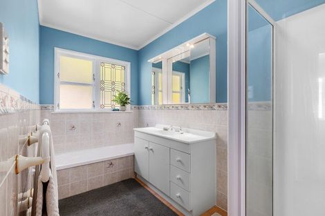 Photo of property in 76 Spencer Street, Crofton Downs, Wellington, 6035