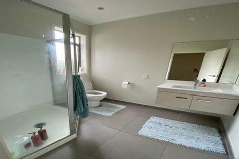 Photo of property in 33 Anchorage Drive, Karaka, Papakura, 2113