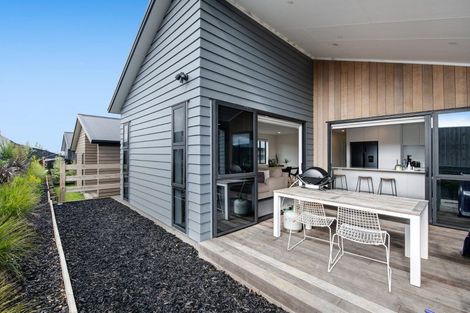 Photo of property in 54 Paparahi Place, Wainui, Silverdale, 0992