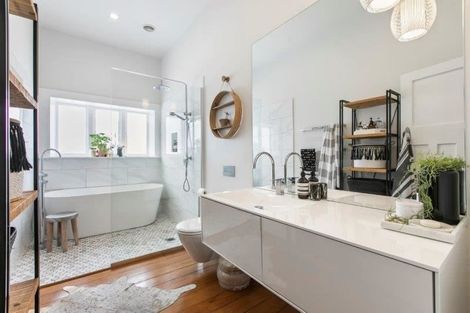 Photo of property in 10 Lambeth Road, Mount Eden, Auckland, 1041