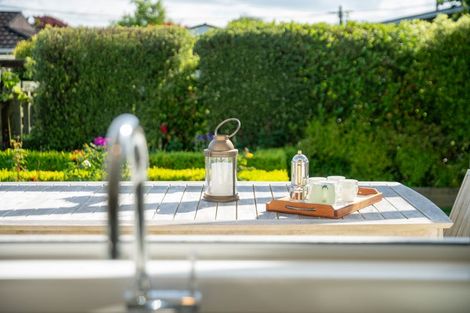 Photo of property in 450 Te Moana Road, Waikanae, 5036