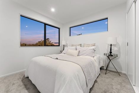 Photo of property in 21b Neal Avenue, Glenfield, Auckland, 0629