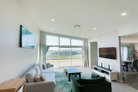 Photo of property in 36 Queen Charlotte Drive, Aotea, Porirua, 5024