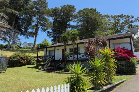 Photo of property in 12 Trengove Place, West Harbour, Auckland, 0618