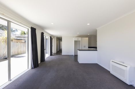 Photo of property in 49 Weston Avenue, Roslyn, Palmerston North, 4414