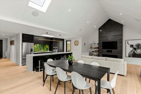 Photo of property in 2 Ploughmans Lane, Arrowtown, 9371