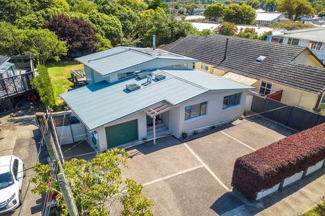 Photo of property in 12 Dowling Grove, Silverstream, Upper Hutt, 5019