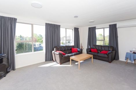 Photo of property in 25 Delaware Crescent, Russley, Christchurch, 8042