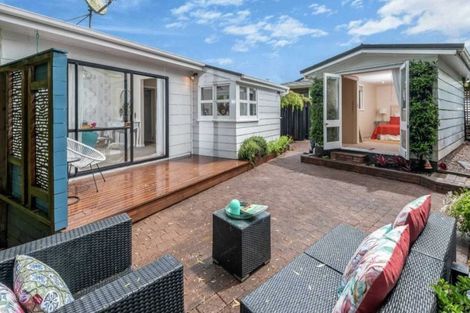 Photo of property in 3/230 Bucklands Beach Road, Bucklands Beach, Auckland, 2012
