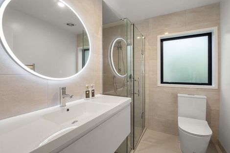 Photo of property in 18 Heaton Grove, Chatswood, Auckland, 0626