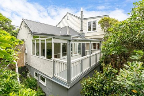 Photo of property in 52 Totara Road, Miramar, Wellington, 6022