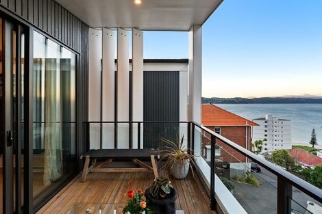 Photo of property in 1/18 Oriental Terrace, Oriental Bay, Wellington, 6011