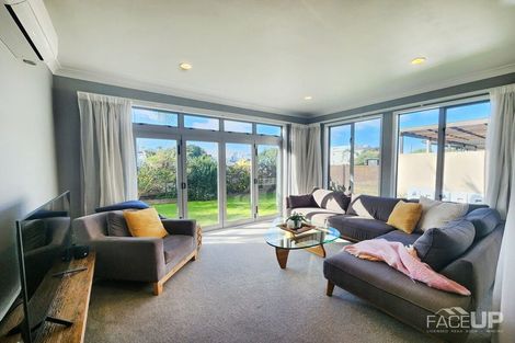 Photo of property in 7n Clearwater Cove, West Harbour, Auckland, 0618