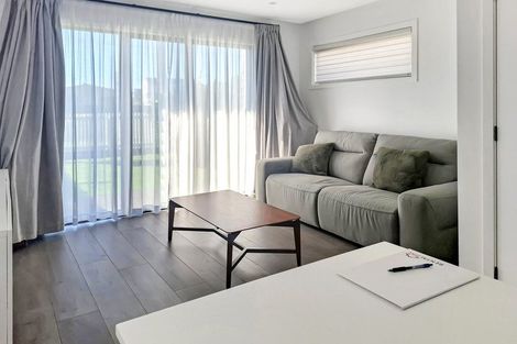 Photo of property in 2/598 Te Atatu Road, Te Atatu Peninsula, Auckland, 0610