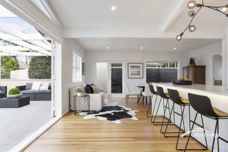 Photo of property in 1/139 Nile Road, Milford, Auckland, 0620