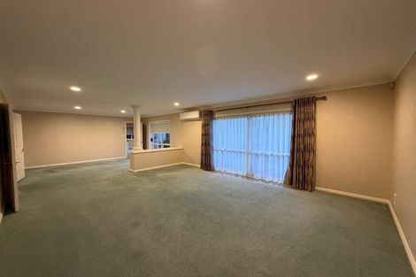 Photo of property in 12 Conacher Close, East Tamaki Heights, Auckland, 2016