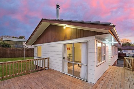 Photo of property in 10 Styca Place, Sunnyvale, Auckland, 0612