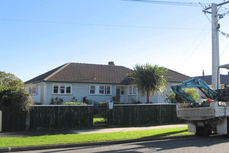 Photo of property in 14 Benge Crescent, Naenae, Lower Hutt, 5011