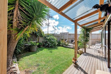 Photo of property in 38 Kashmir Road, Glen Eden, Auckland, 0602