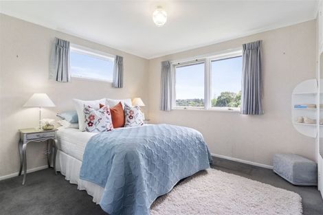Photo of property in 7 Lyford Crescent, Sunnynook, Auckland, 0620