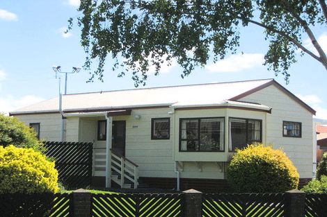 Photo of property in 41 Chipping Lane, Redwood, Christchurch, 8051