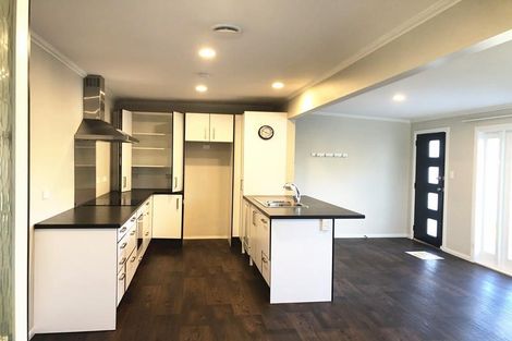 Photo of property in 1 Viola Place, Papakura, 2110