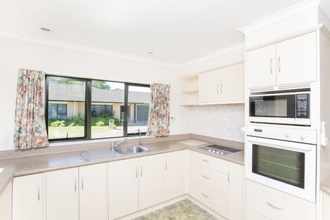 Photo of property in 1 Coulston Place, Riverdale, Gisborne, 4010