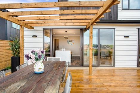 Photo of property in 17 Tawatawa Street, Long Bay, Auckland, 0630