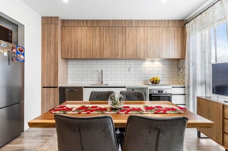 Photo of property in 5 Impatiens Lane, Massey, Auckland, 0614