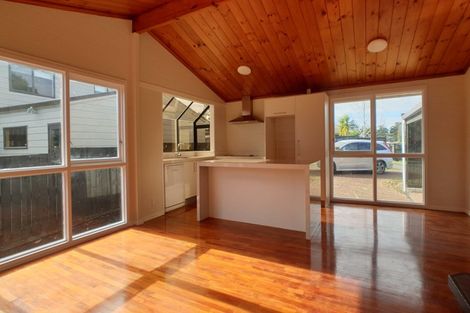 Photo of property in 56 Woodstock Road, Forrest Hill, Auckland, 0620