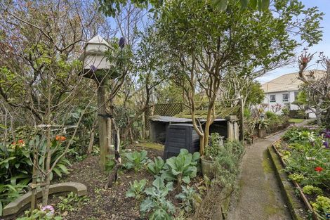 Photo of property in 31 Wrantage Street, Westown, New Plymouth, 4310