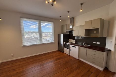 Photo of property in 77 Brougham Street, Mount Victoria, Wellington, 6011