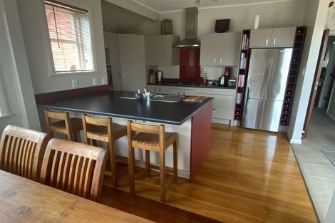 Photo of property in 2/10 Neil Avenue, Te Atatu Peninsula, Auckland, 0610