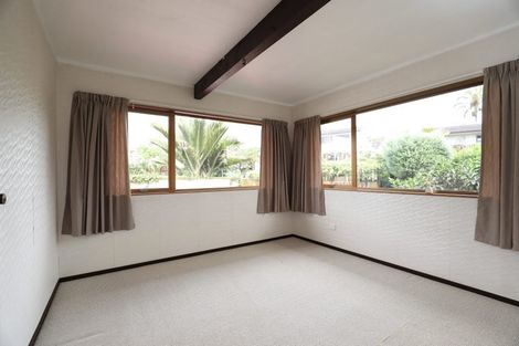Photo of property in 11 Ganymede Place, Half Moon Bay, Auckland, 2012