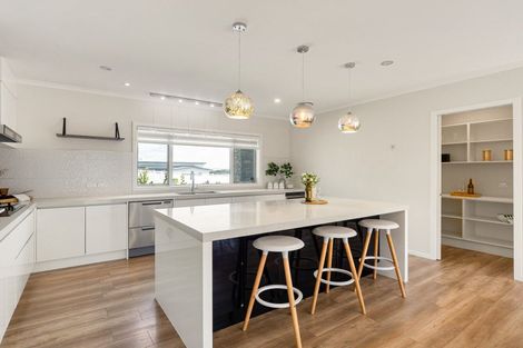 Photo of property in 13 Dulverton Rise, Flagstaff, Hamilton, 3210