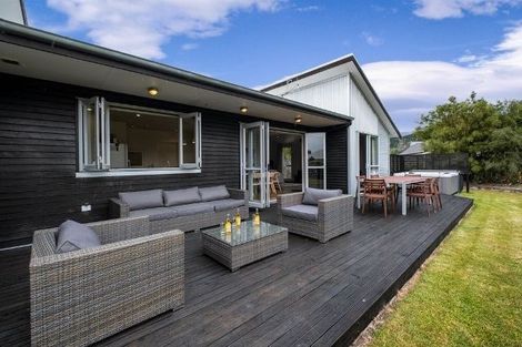 Photo of property in 22 Frye Crescent, Albert Town, Wanaka, 9305