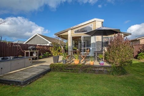 Photo of property in 56 Effingham Street, North New Brighton, Christchurch, 8083