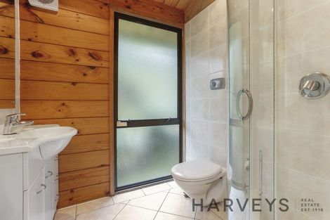 Photo of property in 192 Mountain Road, Henderson Valley, Auckland, 0612