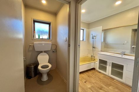 Photo of property in 9 Everglade Drive, Goodwood Heights, Auckland, 2105